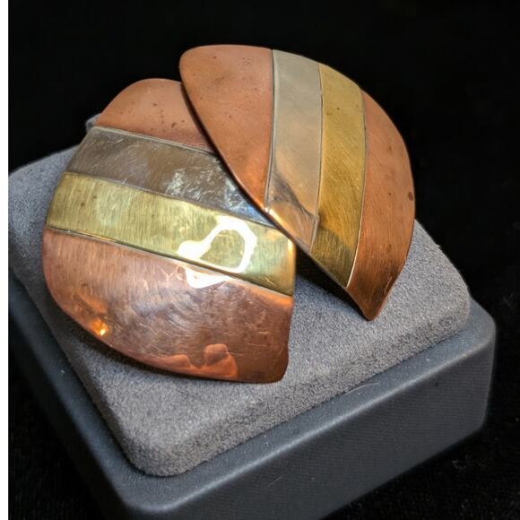 Vintage Mixed Metal Inlay 'Striped' Post Earrings - Picture 6 of 7